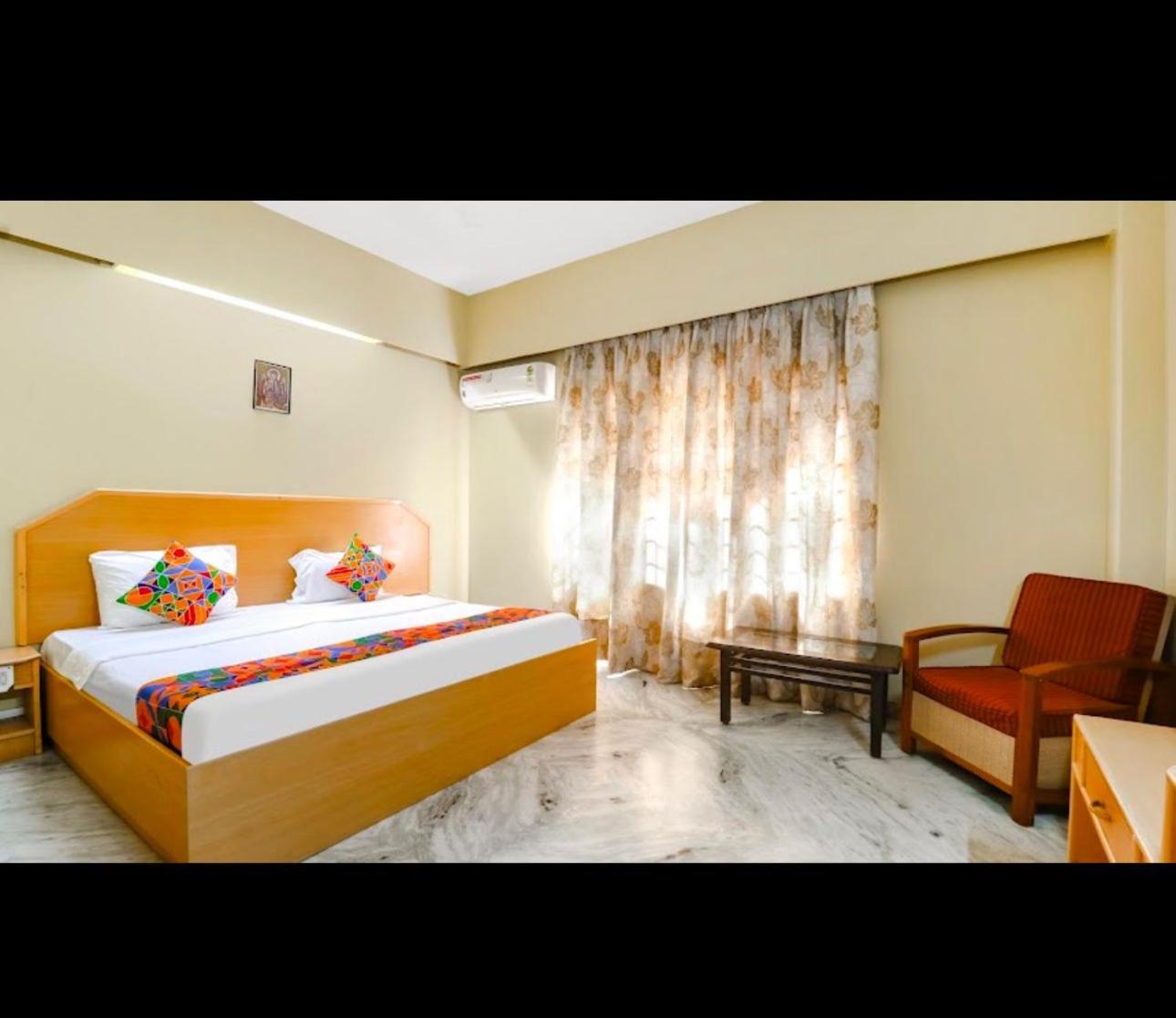 Hotel Sri Sathya Sai Бенґалуру Екстер'єр фото